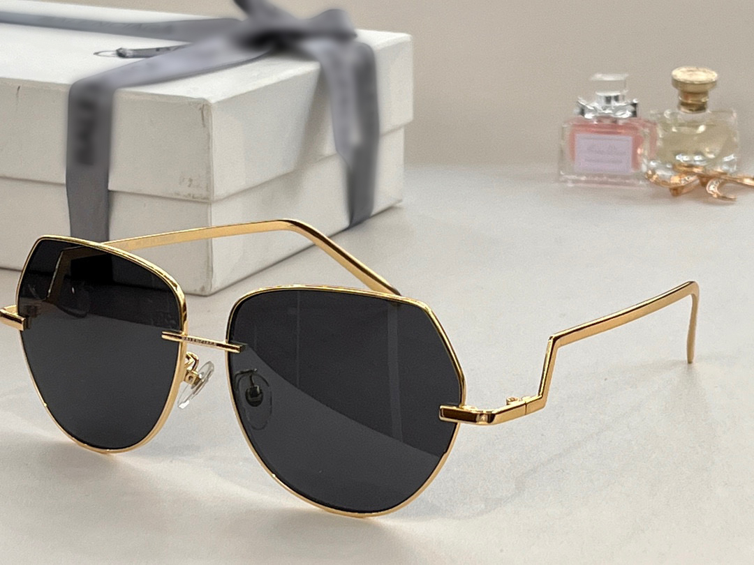 Funky Sunglasses Designers For Women Summer 0169 Style Anti-Ultraviolet Retro Plate Full Frame Eyeglasses Random Box 0169SA
Funky Sunglasses Designers For Women Summer 0169 Style Anti-Ultraviolet Retro Plate Full Frame Eyeglasses Random Box 0169SA
