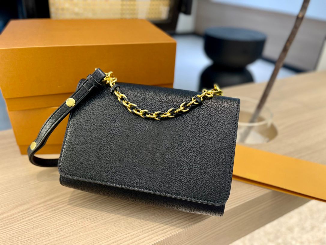 2023 Designer Twist Denim Shoulder bags Women Leather Classic Adjustable Chain Handbag Diagonal Span Elegant Shoulder back Spherical Water Ripple Gradient bag, Make up the difference
2023 Designer Twist Denim Shoulder bags Women Leather Classic Adjustable Chain Handbag Diagonal Span Elegant Shoulder back Spherical Water Ripple Gradient bag, Make up the difference