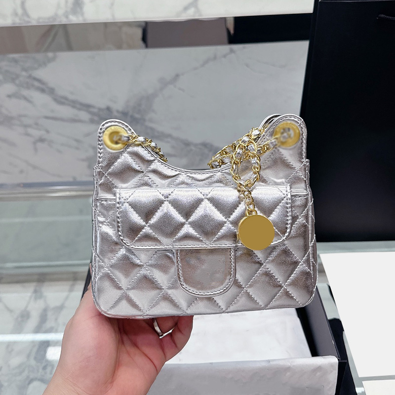 CC Bag Shoulder Bags 23Ss Womens Coin Croissant Mini Hobo Quilted Bags Gillter Gold Metal Hardware Matelasse Chain Crossbody Shoulder Handba, Box
CC Bag Shoulder Bags 23Ss Womens Coin Croissant Mini Hobo Quilted Bags Gillter Gold Metal Hardware Matelasse Chain Crossbody Shoulder Handba, Box