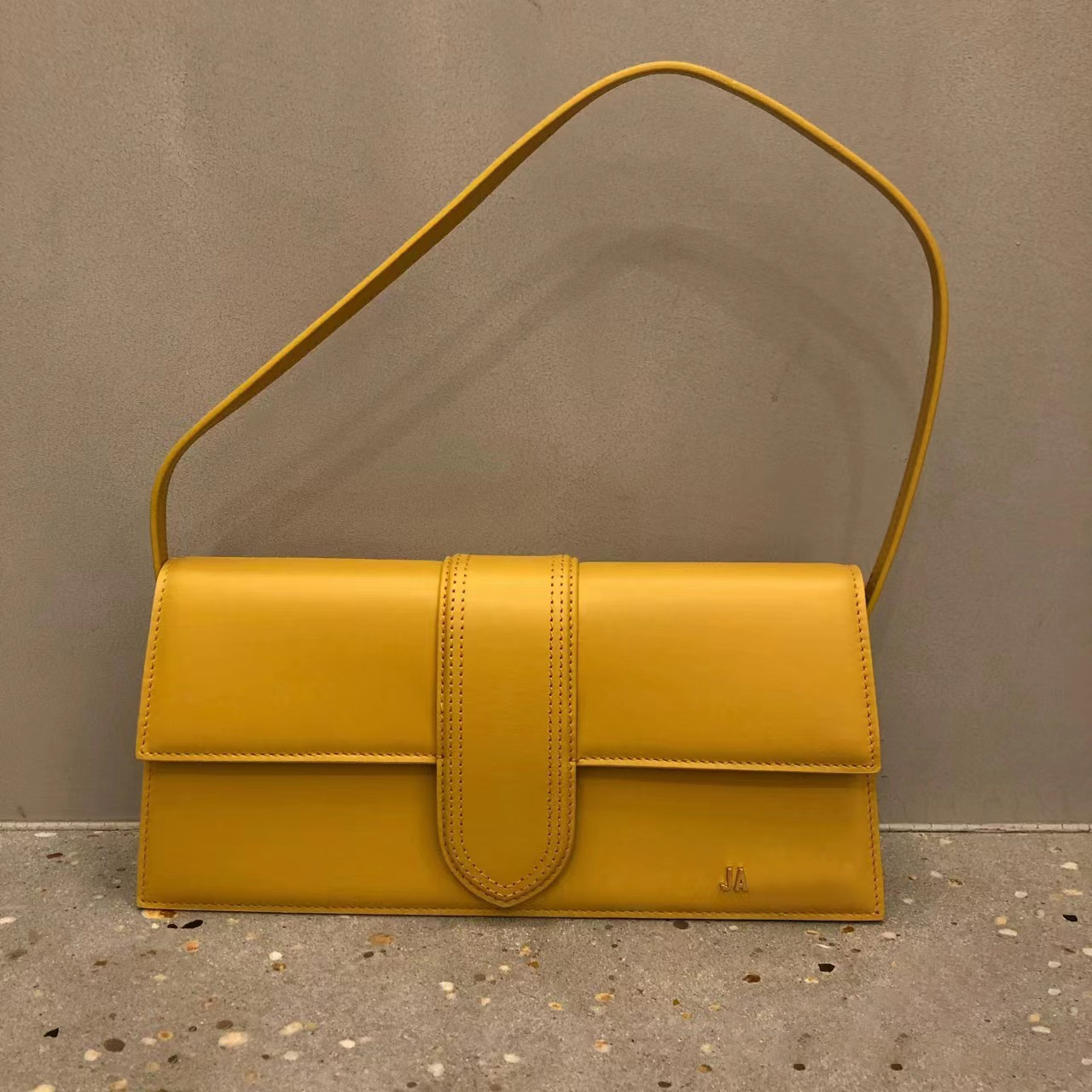 Womens mens jacquem Le Bambino baguette Bag Designer Wallets Luxury clutch Genuine Leather satchel American brand envelope handbags Crossbody Shoulder tote Bags, Green
Womens mens jacquem Le Bambino baguette Bag Designer Wallets Luxury clutch Genuine Leather satchel American brand envelope handbags Crossbody Shoulder tote Bags, Green