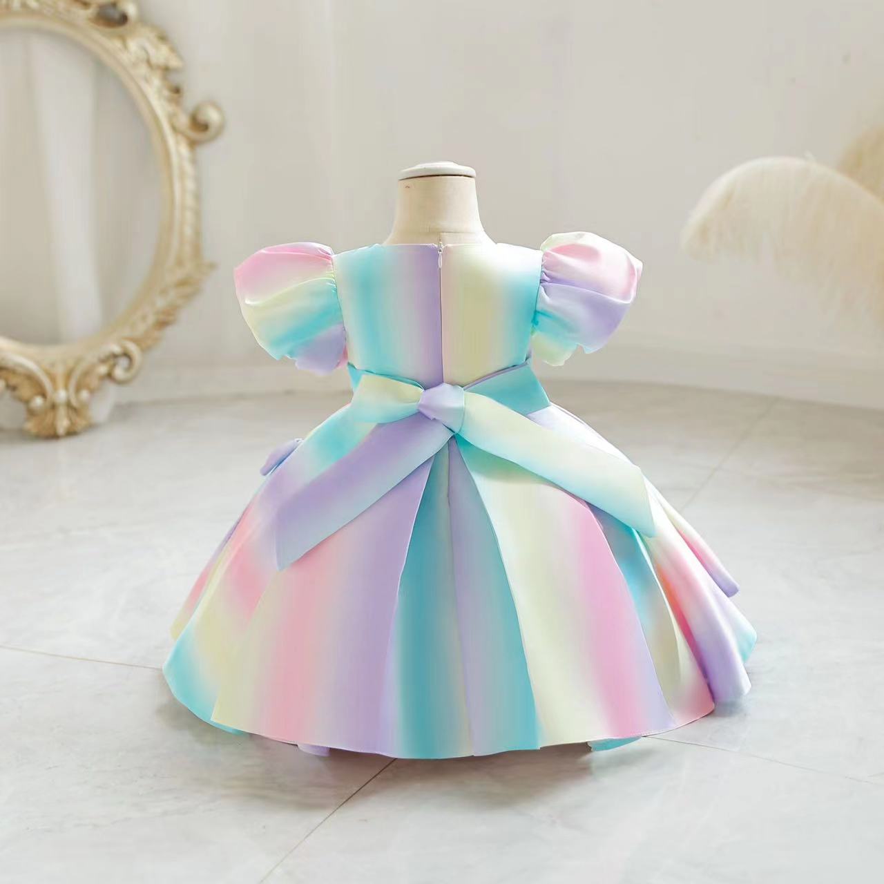 2023 Luxurious Cute Spaghetti Handmade Flower Girls Dresses Bow Belt Bead Princess Kids Floor Length Bridesmaid Dress Girl Pageant Ball Gown baby birt