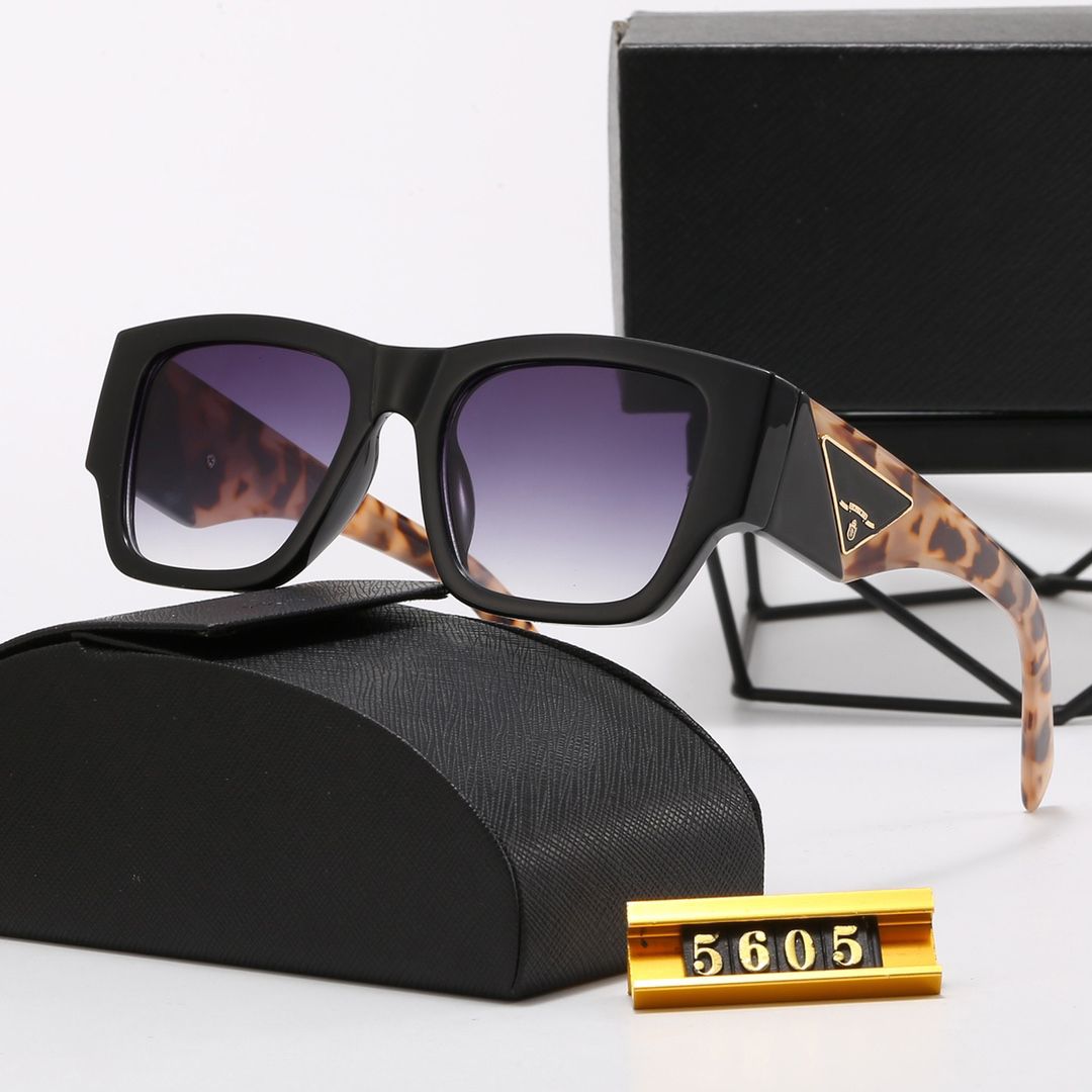 Designer Sunglasses for Women Classic Eyeglasses Goggle Outdoor Beach Sun Glasses For Man Mix Color Triangular signature with box Patchwork colours good nice