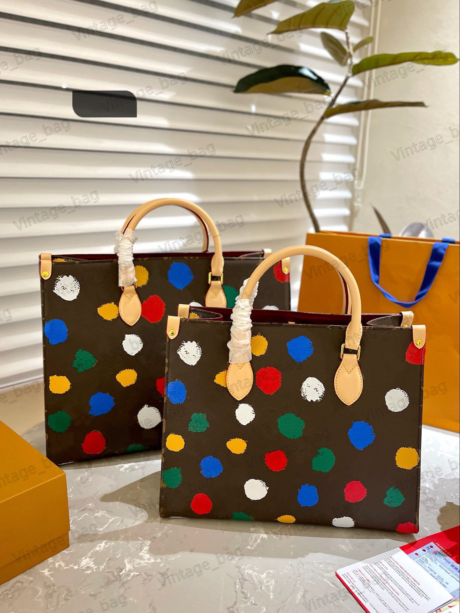 Onthego YK MM Crossbody Bag Women x Yayoi Kusama Multi styles ALMA BB Speedy Infinity Dots with Removable Pumpkin Charm Designer Handbags Shoulder Bags
Onthego YK MM Crossbody Bag Women x Yayoi Kusama Multi styles ALMA BB Speedy Infinity Dots with Removable Pumpkin Charm Designer Handbags Shoulder Bags