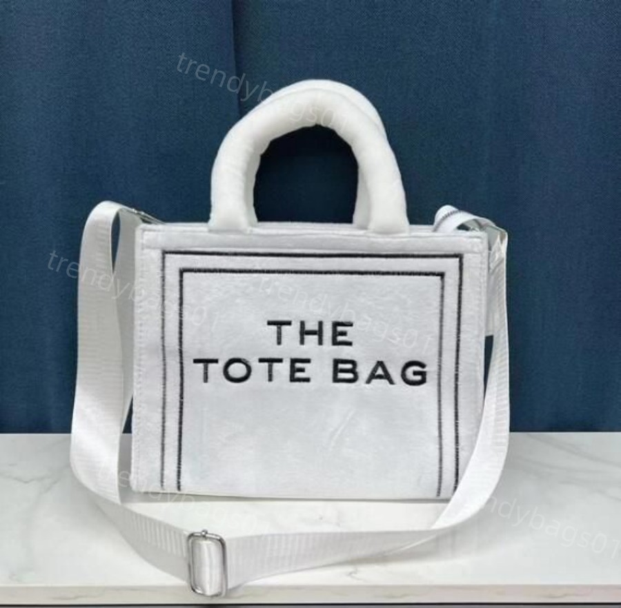 Fashio the tote belt bag for women hangbag Designer wallet Luxury Faux Fur laptop travel Shoulder Crossbody bags Large Capacity hangbags Plush Shopper Purse sac, Black
Fashio the tote belt bag for women hangbag Designer wallet Luxury Faux Fur laptop travel Shoulder Crossbody bags Large Capacity hangbags Plush Shopper Purse sac, Black