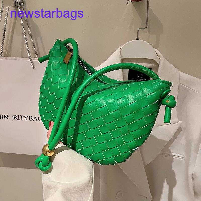 Designer Bottegs Venets Turn Handbags online store Niche design sense small bag women's summer 2023 New Fashion Shoulder Bag high, White7
Designer Bottegs Venets Turn Handbags online store Niche design sense small bag women's summer 2023 New Fashion Shoulder Bag high, White7