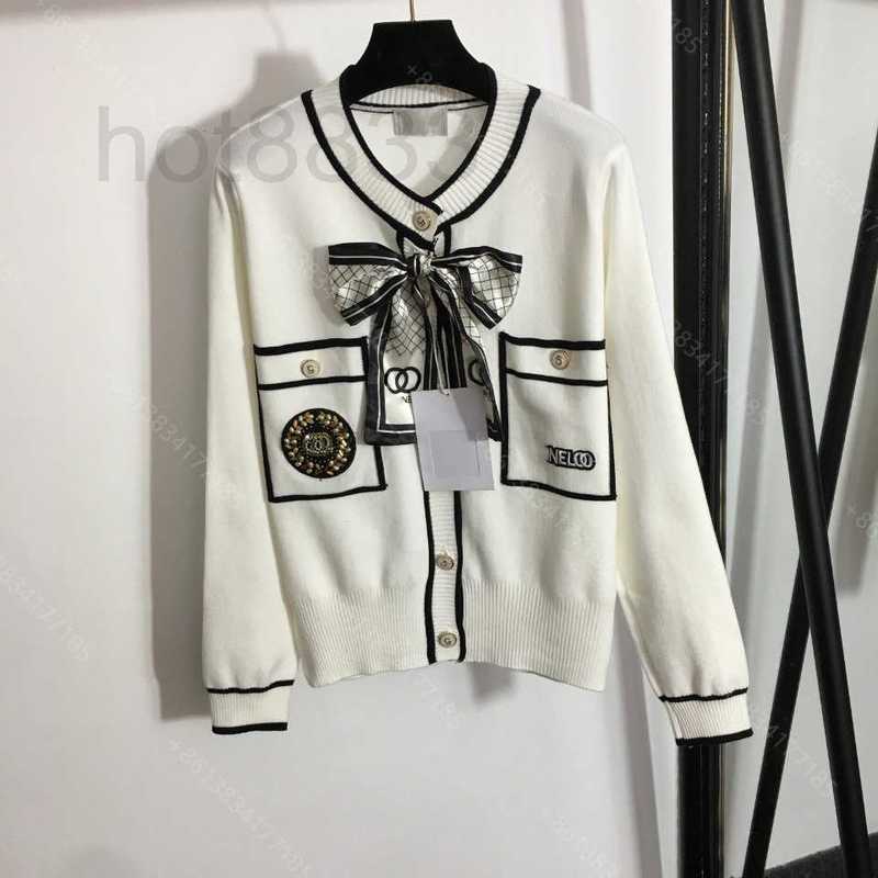 Women' Sweaters Designer Fall Cc Women Sweater Jacket Crochet Mujer Wool Cardigan Hoodie Pearl Badge Brand Long Sleeve Coat Casual Female Odbi 
Women' Sweaters Designer Fall Cc Women Sweater Jacket Crochet Mujer Wool Cardigan Hoodie Pearl Badge Brand Long Sleeve Coat Casual Female Odbi
