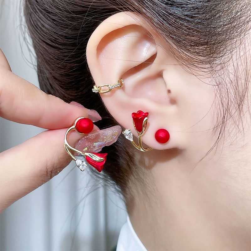 Charm Premium tulip pearl with at the front and back 2023 new small design temperament light luxury earrings female silver
Charm Premium tulip pearl with at the front and back 2023 new small design temperament light luxury earrings female silver