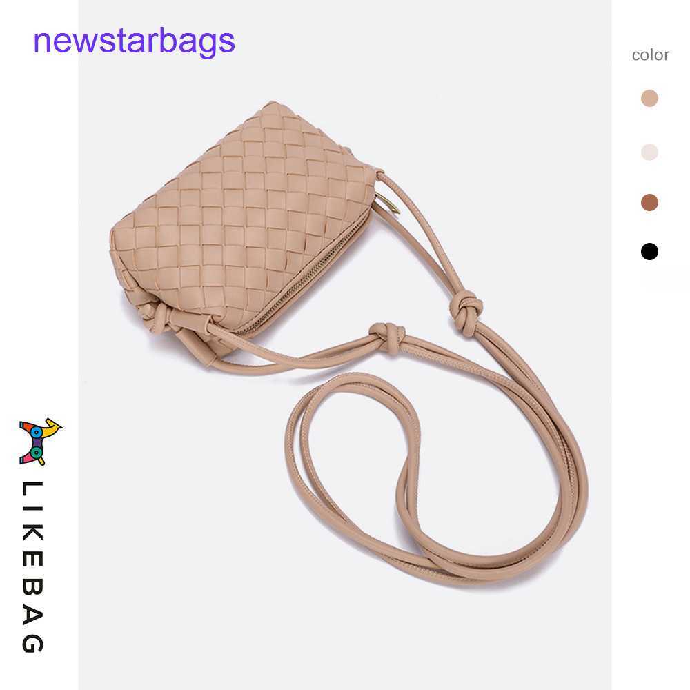 Mini Loop bags for women Bottegs Venets 2023 new knitting camera single shoulder messenger hand knotted zipper large capacity small square, White5
Mini Loop bags for women Bottegs Venets 2023 new knitting camera single shoulder messenger hand knotted zipper large capacity small square, White5