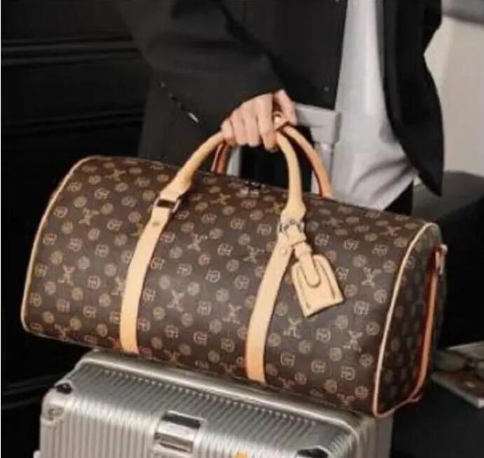 2023 Double duffle bag Duffel Bags luggages Travelling handBags Women capacity luggage bag baggage waterproof handbag Casual Travel SIZE 55CM, Black
2023 Double duffle bag Duffel Bags luggages Travelling handBags Women capacity luggage bag baggage waterproof handbag Casual Travel SIZE 55CM, Black