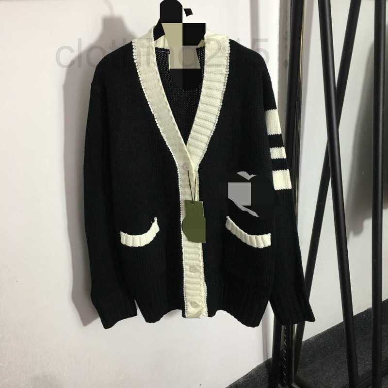 Women' Sweaters Designer 2022 Autumn Brand Same Style Long Sleeve V Neck Cardigan Black Sweater Women Clothes EOP8, Post
Women' Sweaters Designer 2022 Autumn Brand Same Style Long Sleeve V Neck Cardigan Black Sweater Women Clothes EOP8, Post