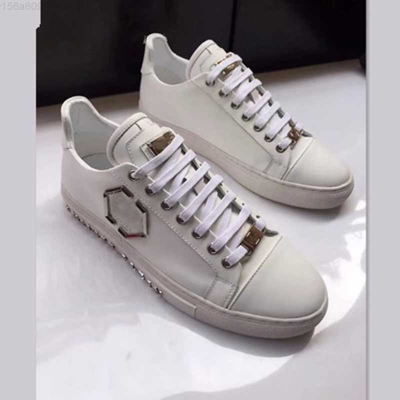 Top quality Mens Solid color Low-Top Fashion metal Designer Shoe Runner Trainers Genuine Leather Lace-up genuine leaCF3Z
Top quality Mens Solid color Low-Top Fashion metal Designer Shoe Runner Trainers Genuine Leather Lace-up genuine leaCF3Z