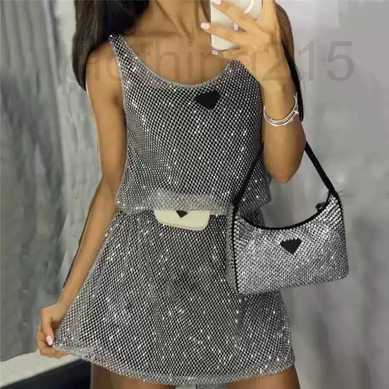 Casual Dresses Designer New Brand Of Beads Diamonds Dress Sleeveless Glitter Hollowed-Out Vest Party With Lining Runway Fashion NHGH, Silver dress 
Casual Dresses Designer New Brand Of Beads Diamonds Dress Sleeveless Glitter Hollowed-Out Vest Party With Lining Runway Fashion NHGH, Silver dress