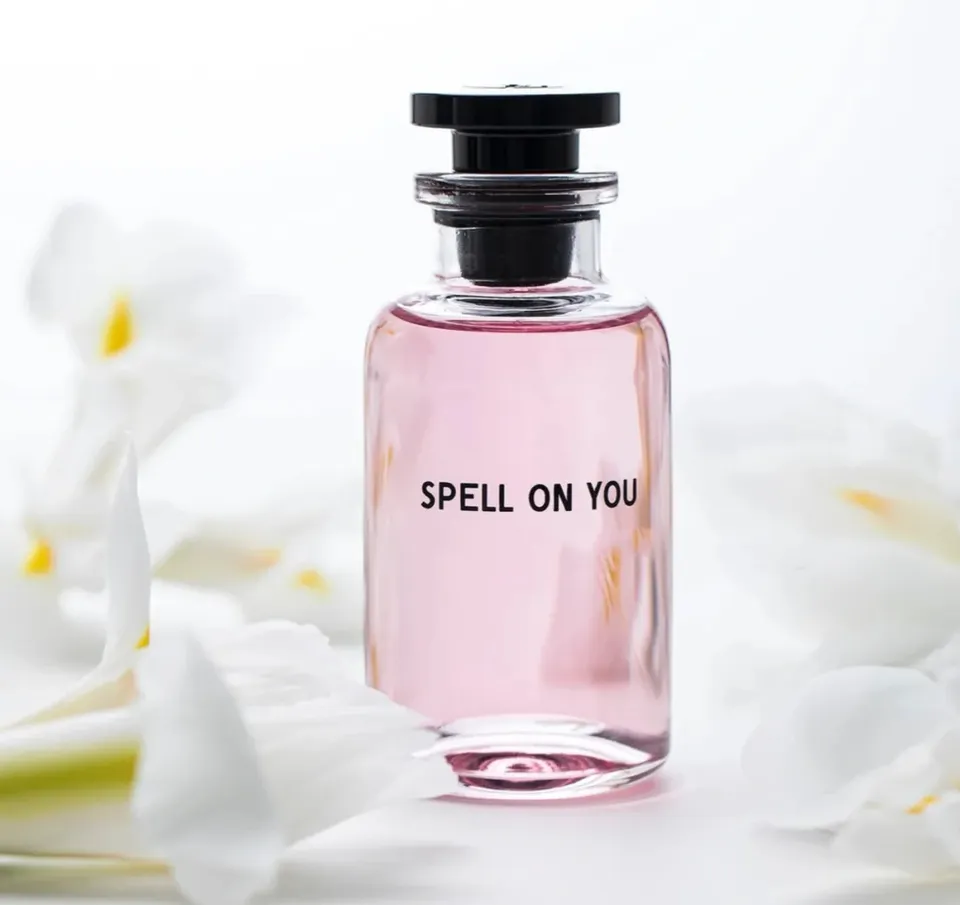 High Quality Designer perfume SPELL ON YOU Rose des Vents Apogee Contre Moi Le Jour se Leve Eau De Parfum Long lasting Fragrance
High Quality Designer perfume SPELL ON YOU Rose des Vents Apogee Contre Moi Le Jour se Leve Eau De Parfum Long lasting Fragrance