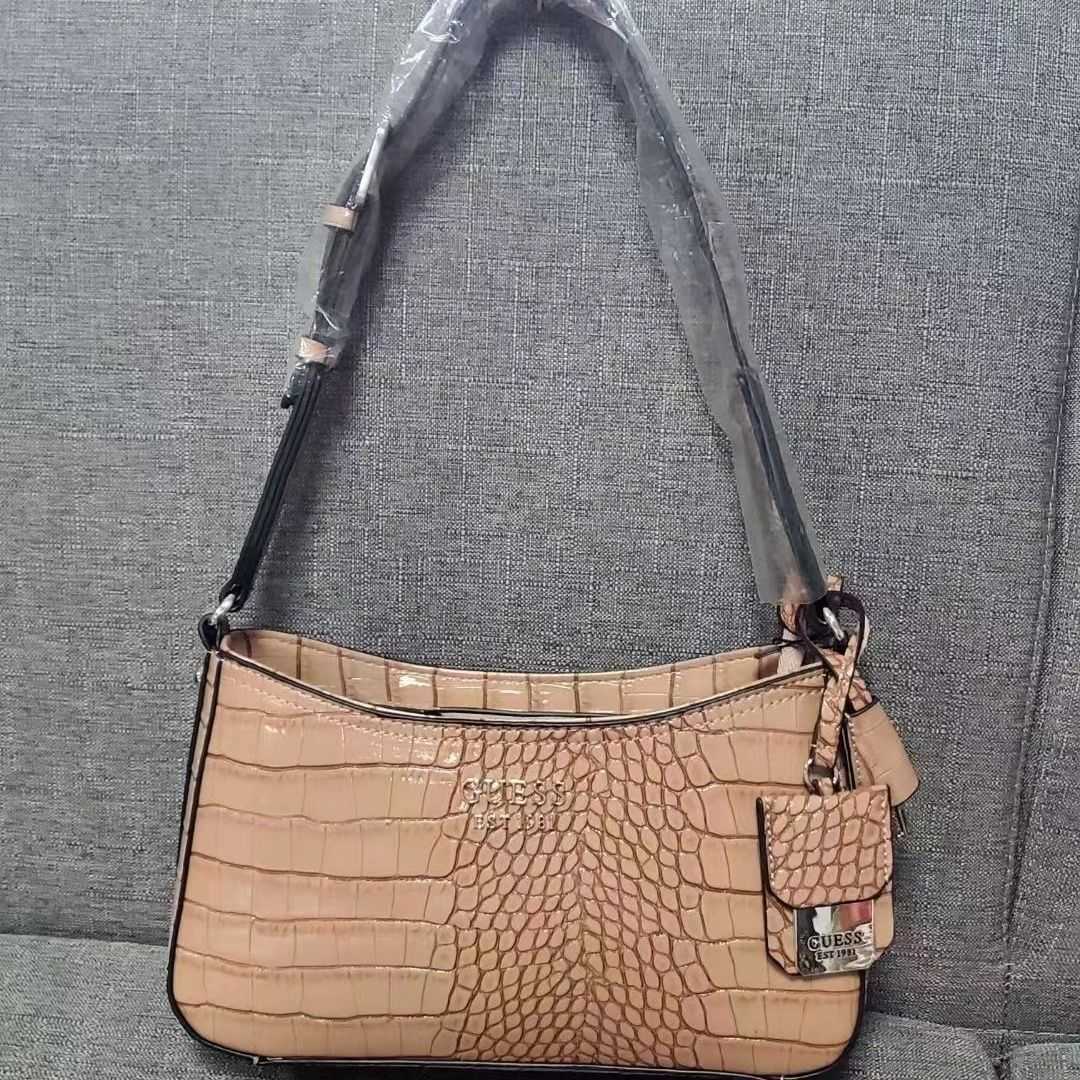 Designer Luxury Gue ss Bags For Womens Handbags Crossbody Purses Guessity Large Capacity Versatile Totes Multicolour Fashion Lnclined Shoulder Black Wallet WW0P
Designer Luxury Gue ss Bags For Womens Handbags Crossbody Purses Guessity Large Capacity Versatile Totes Multicolour Fashion Lnclined Shoulder Black Wallet WW0P