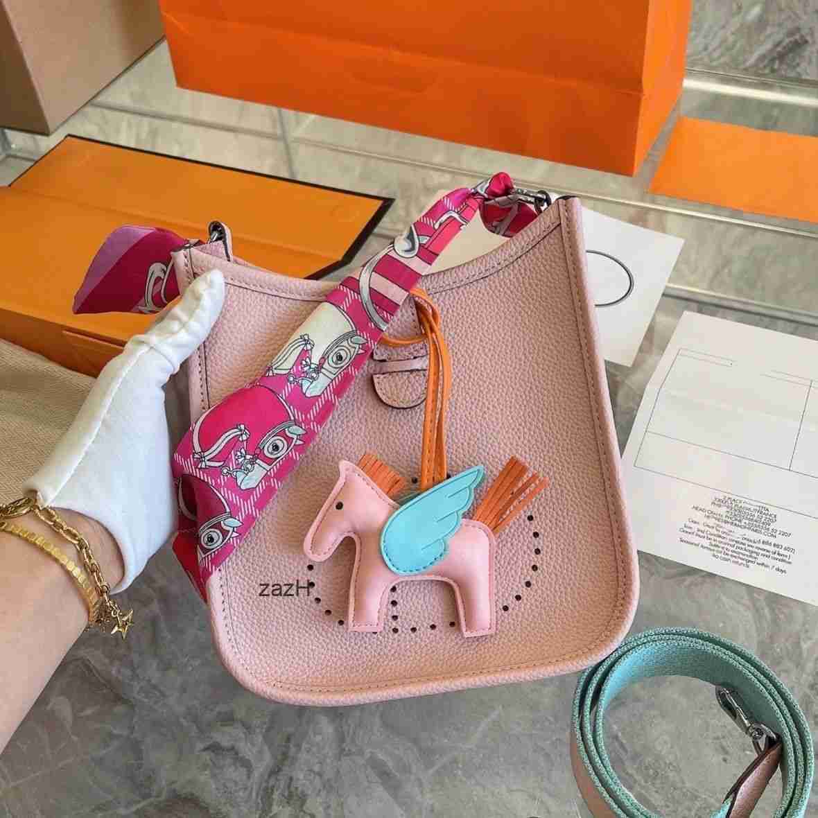 Bag Cow Evelynes Tote Herme Leather Togo Top Layer Bags Crossbody Women's Mini One 2023 Shoulder Evelyn Handbags K3dl, Elephant gray 19cm
Bag Cow Evelynes Tote Herme Leather Togo Top Layer Bags Crossbody Women's Mini One 2023 Shoulder Evelyn Handbags K3dl, Elephant gray 19cm