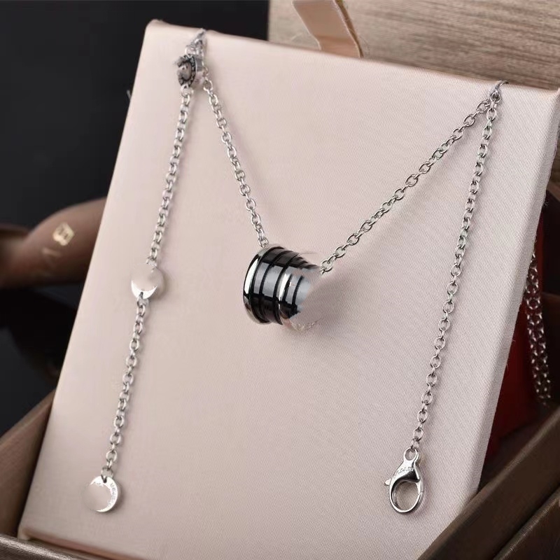 Designer Diy Charm heart Pendant Necklace Bracelet Stud Earring Ring Set Sterlling Silver Jewelry European European Men Women Valentine's Day Collection Gift
Designer Diy Charm heart Pendant Necklace Bracelet Stud Earring Ring Set Sterlling Silver Jewelry European European Men Women Valentine's Day Collection Gift