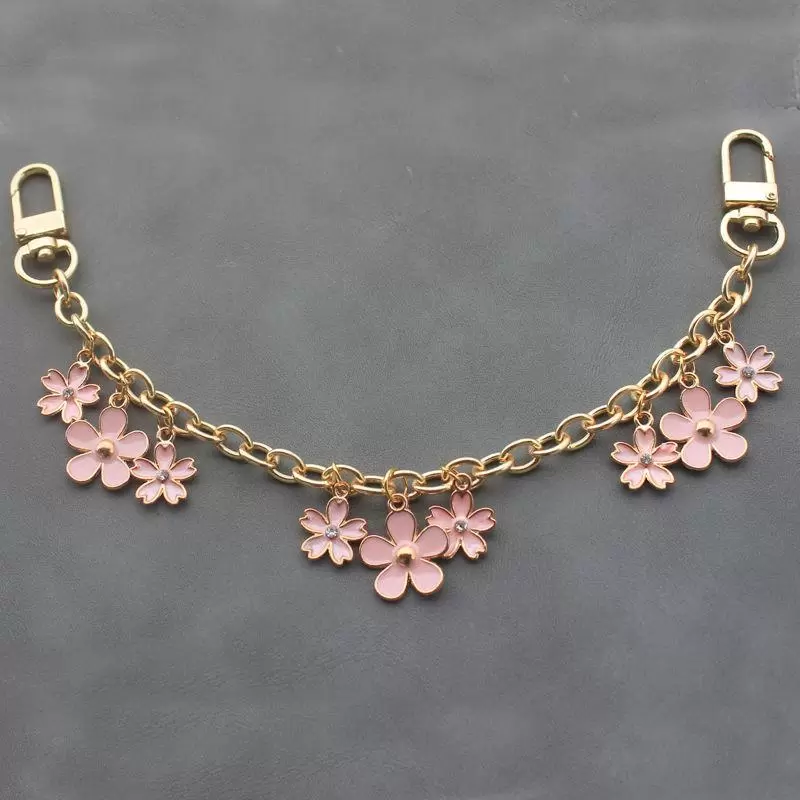 Keychains Luxury Bag Charm Chain Keychain For Women Pink Flower Pendant Decoration Accessory Metal Buckle Ring Birthday GiftKeychains
Keychains Luxury Bag Charm Chain Keychain For Women Pink Flower Pendant Decoration Accessory Metal Buckle Ring Birthday GiftKeychains