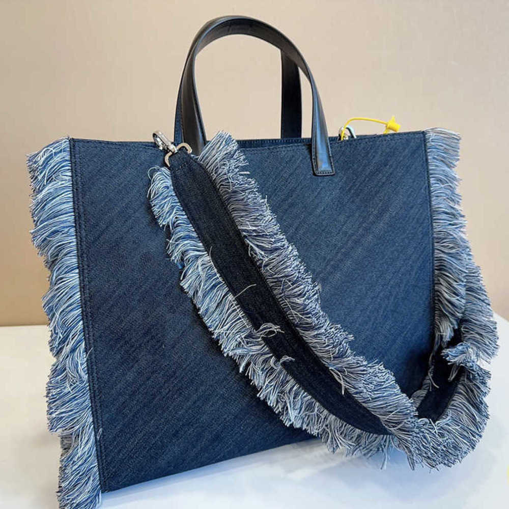 Totes Denim Canvas Woemns The Tote Bag Letter Designer Luxurys Handbag F Shoulder Cross Body Pouch Shopper handbags Designers Purse Wallet 221101, Blue
Totes Denim Canvas Woemns The Tote Bag Letter Designer Luxurys Handbag F Shoulder Cross Body Pouch Shopper handbags Designers Purse Wallet 221101, Blue