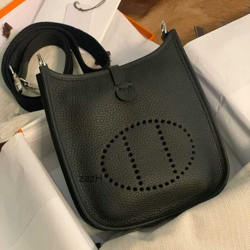 Cow Herme Bags 2023 Women's Evelynes Tote Bag Leather Hollowed Out Bucket Litchi Head Layer One Shoulder Cross Mobile Phone Evelyn 7fgk, Elephant gray 18cm
Cow Herme Bags 2023 Women's Evelynes Tote Bag Leather Hollowed Out Bucket Litchi Head Layer One Shoulder Cross Mobile Phone Evelyn 7fgk, Elephant gray 18cm