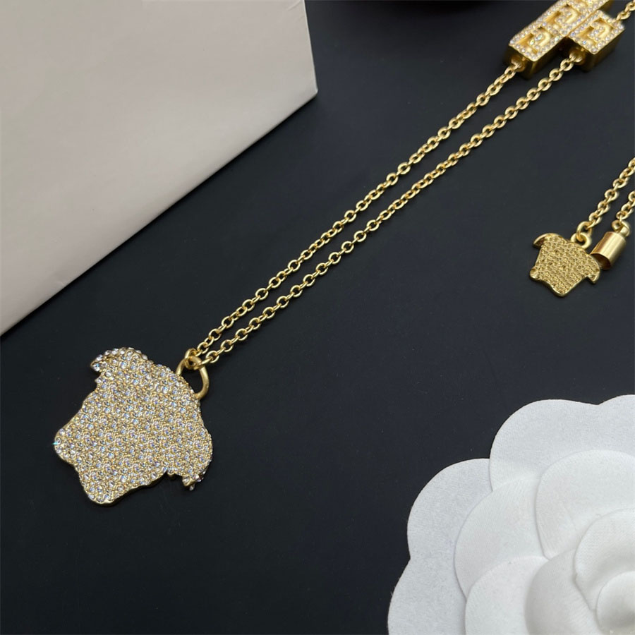 Fashion Pendant Necklaces for Mens Big Head 45cm Designers Wedding Jewelry Necklaces with Diamonds 18k Gold Classcial Good Quality Womens Necklace 2023
Fashion Pendant Necklaces for Mens Big Head 45cm Designers Wedding Jewelry Necklaces with Diamonds 18k Gold Classcial Good Quality Womens Necklace 2023