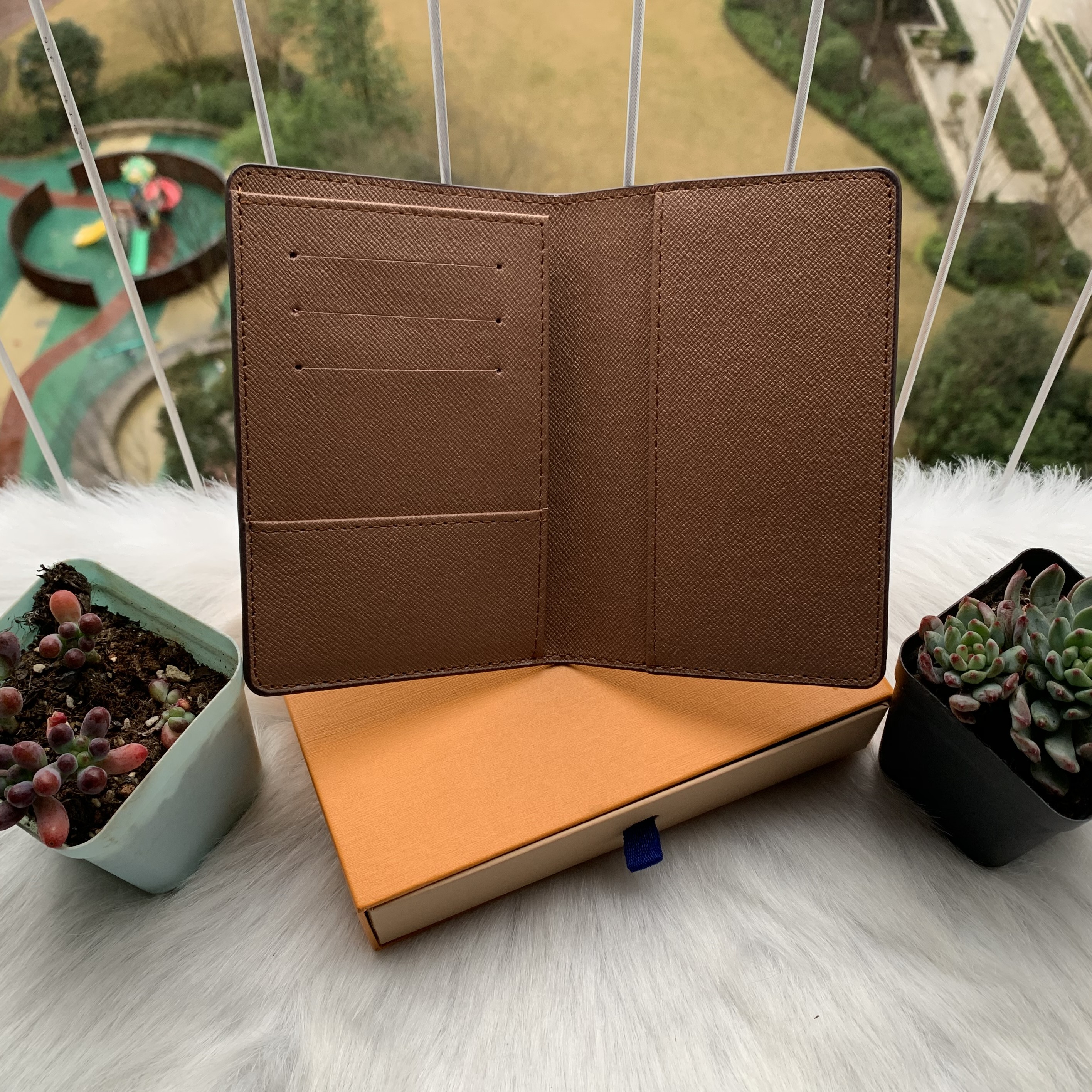 Women Designer PU Leather Vintage Passport Holder Men Classic Card Holders Tickets Moneybag Lady Purse Gift with box L002, Black check
Women Designer PU Leather Vintage Passport Holder Men Classic Card Holders Tickets Moneybag Lady Purse Gift with box L002, Black check