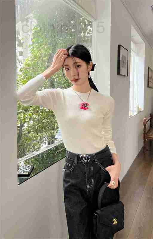 Women' Knits & Tees Designer 23 Early Spring Breeze Embroidered Wool Knitted Underlay Sweater 75IL, White3
Women' Knits & Tees Designer 23 Early Spring Breeze Embroidered Wool Knitted Underlay Sweater 75IL, White3