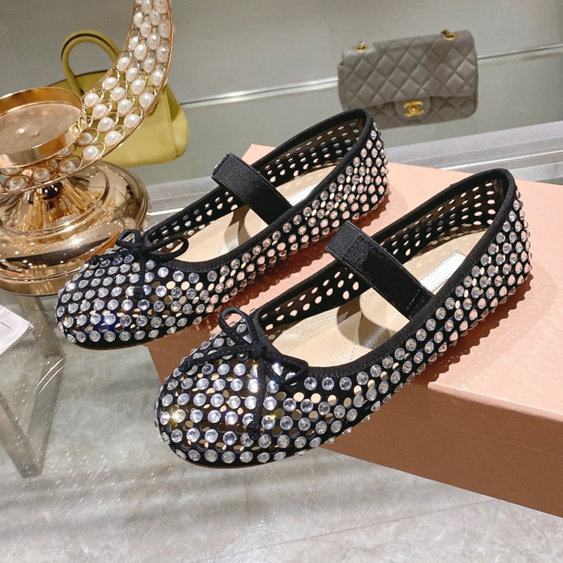 Ballet Dress Shoes Luxury crystal Cut Outs Rhinestone womens loafers designer Classic bow decoration top quality Sheepskin flat heel comfortable Dancing shoe, Black
Ballet Dress Shoes Luxury crystal Cut Outs Rhinestone womens loafers designer Classic bow decoration top quality Sheepskin flat heel comfortable Dancing shoe, Black
