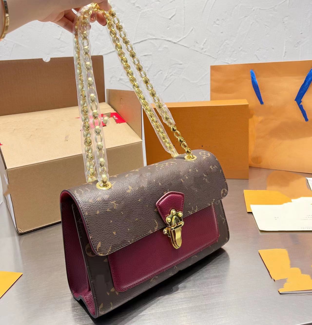 2023 fashion bags shoulder women's handbag luxury brand Messenger Bag Wallet Purse Crossbody bag genuine leather tote bag, Multi-color 26*17cm
2023 fashion bags shoulder women's handbag luxury brand Messenger Bag Wallet Purse Crossbody bag genuine leather tote bag, Multi-color 26*17cm