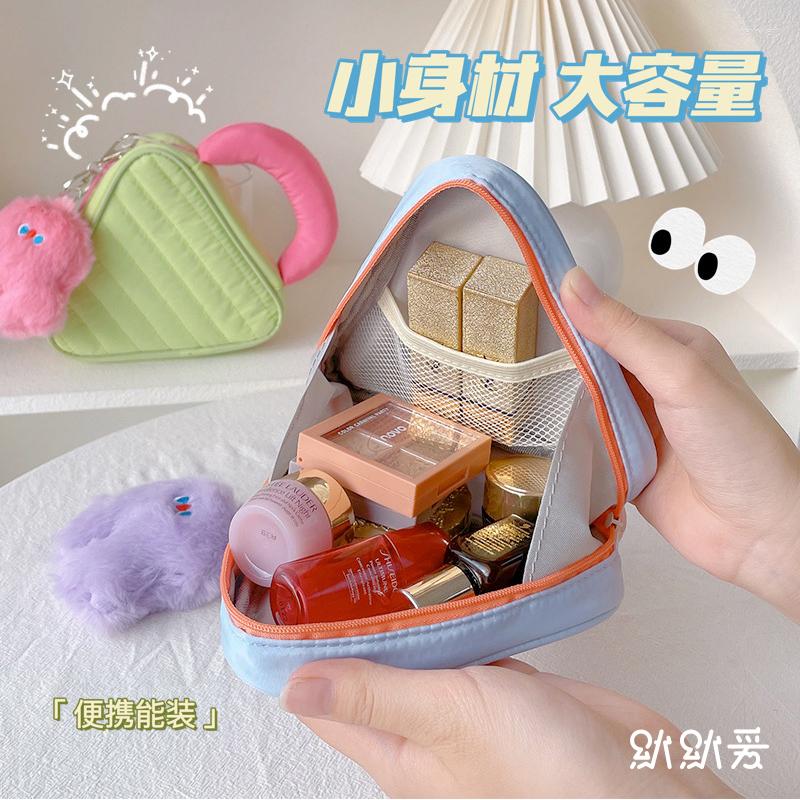 Cosmetic Bags Portable Lipstick Bag Women Small Soft Korean Fashion Cute Beauty Storage Girls Travel Wash Triangle Makeup, Purple
Cosmetic Bags Portable Lipstick Bag Women Small Soft Korean Fashion Cute Beauty Storage Girls Travel Wash Triangle Makeup, Purple