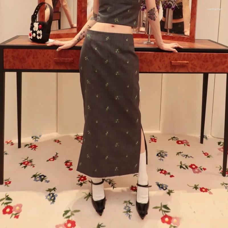 Skirts High Fashion Diamond Flower Embroidery Elegant Long Dress Women Side Slit Sexy Chic Ladies Dresses
Skirts High Fashion Diamond Flower Embroidery Elegant Long Dress Women Side Slit Sexy Chic Ladies Dresses