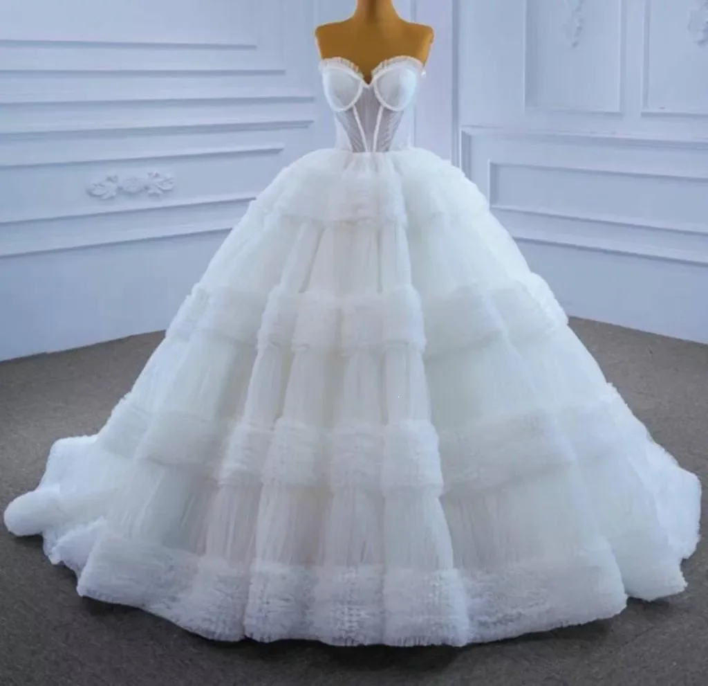 Designer Ball Wedding Dresses Sexy Sweetheart layers Tiers Ruffles Long Bridal Gowns With Corset Back Real Photos CPH402, Gold
Designer Ball Wedding Dresses Sexy Sweetheart layers Tiers Ruffles Long Bridal Gowns With Corset Back Real Photos CPH402, Gold