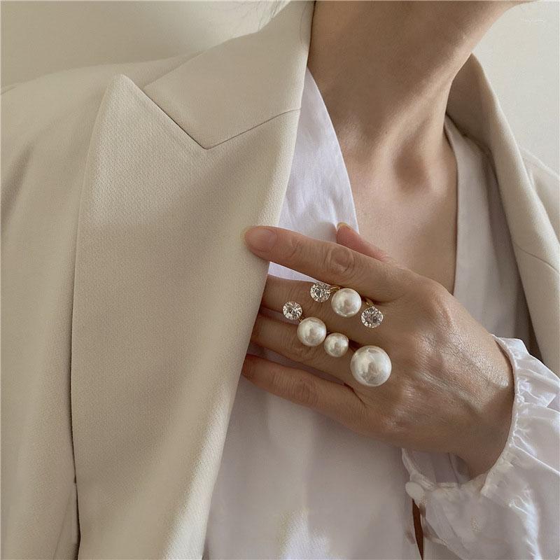 Wedding Rings Elegant Retro Oversize Multi Pearl For Women Lady Shiny Crystal Rhinestone Irregular Charm Ring Korean Jewelry
Wedding Rings Elegant Retro Oversize Multi Pearl For Women Lady Shiny Crystal Rhinestone Irregular Charm Ring Korean Jewelry