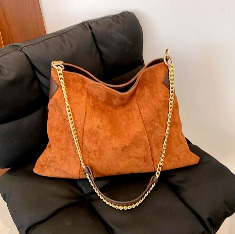 Evening Bags Women's Tote Winter Vintage Simple Trend Luxury Designer Handbags Brown Casual Larger Capacity Chain Shoulder Shopper Bag, Black
Evening Bags Women's Tote Winter Vintage Simple Trend Luxury Designer Handbags Brown Casual Larger Capacity Chain Shoulder Shopper Bag, Black