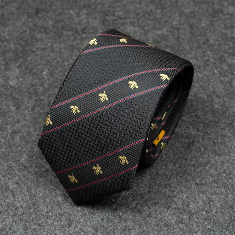 2023 New Men Ties fashion Silk Tie 100% Designer Necktie Jacquard Classic Woven Handmade Necktie for Men Wedding Casual and Business NeckTies With Original Box 886
2023 New Men Ties fashion Silk Tie 100% Designer Necktie Jacquard Classic Woven Handmade Necktie for Men Wedding Casual and Business NeckTies With Original Box 886