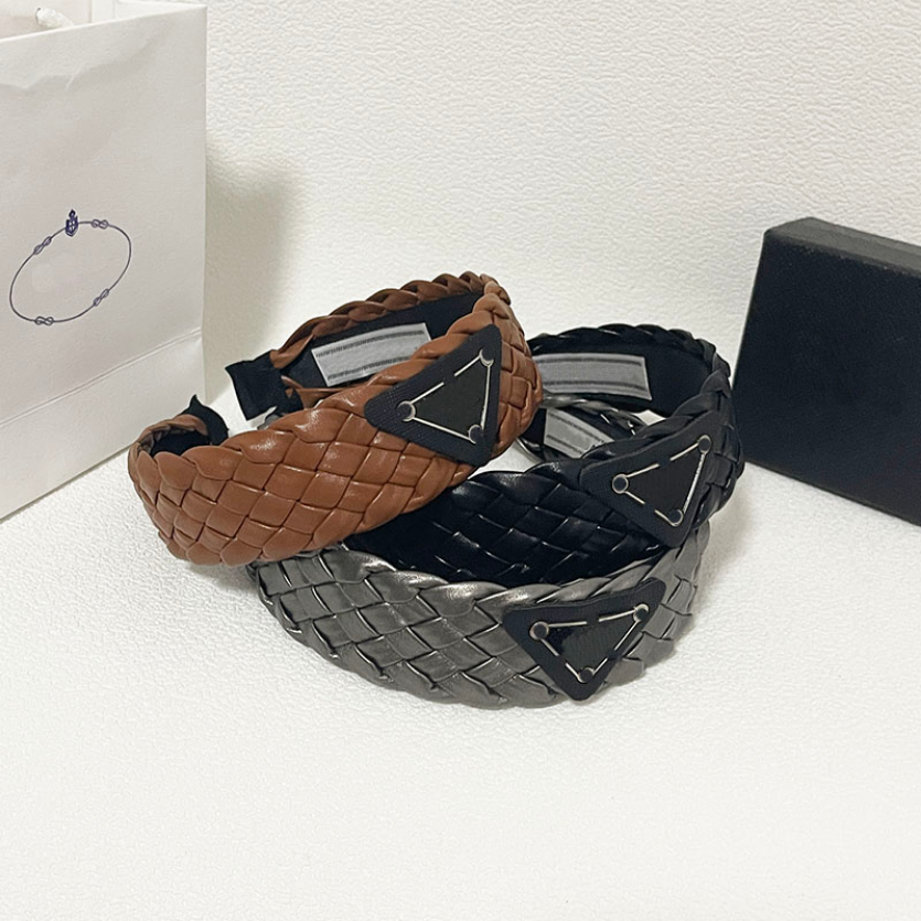 Luxury Designer Headbands Women Solid Color Brand French leather weaving Hairband High Sense Autumn Sport Wide Edge Turban Headwraps for Hat Accessories Gift, Gray
Luxury Designer Headbands Women Solid Color Brand French leather weaving Hairband High Sense Autumn Sport Wide Edge Turban Headwraps for Hat Accessories Gift, Gray
