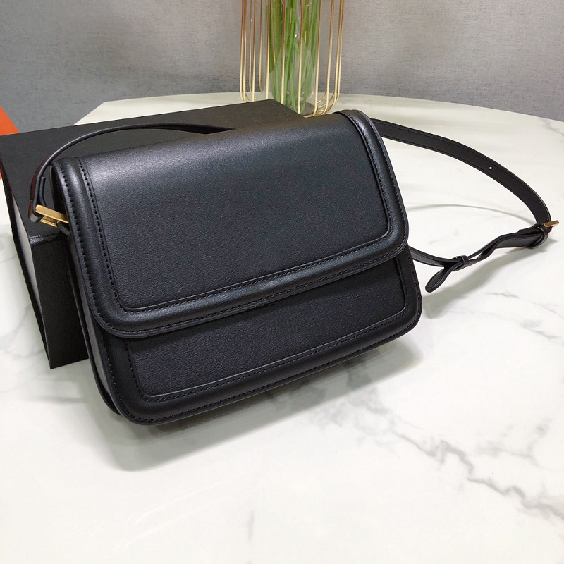 Fashion cross-body square women's shoulder bag Solid gold logo leather shoulder strap handbag, Black
Fashion cross-body square women's shoulder bag Solid gold logo leather shoulder strap handbag, Black