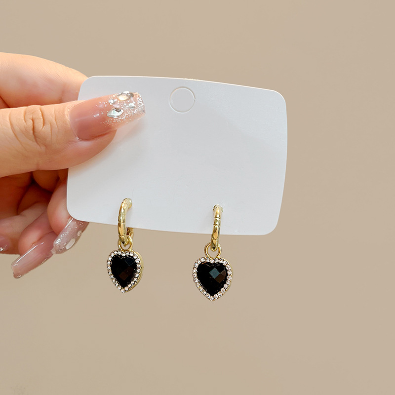 Engagement Enamel Cute Heart Stud Earrings for Women Girls Rose Gold Color Summer jewelry Black Earring Wedding Jewelry Gifts
Engagement Enamel Cute Heart Stud Earrings for Women Girls Rose Gold Color Summer jewelry Black Earring Wedding Jewelry Gifts