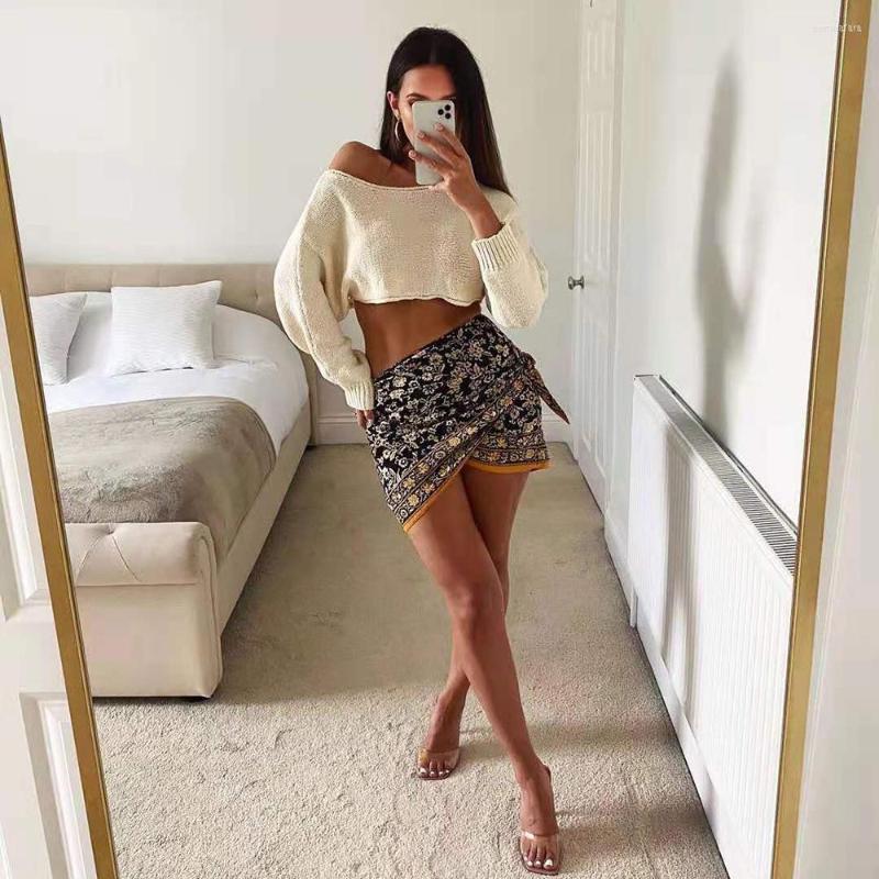 Skirts 2023 Women Vintage Yellow Patchwork Floral Print Sarong Skirt Female Side Bow Tied Kimono Mini, As shown
Skirts 2023 Women Vintage Yellow Patchwork Floral Print Sarong Skirt Female Side Bow Tied Kimono Mini, As shown