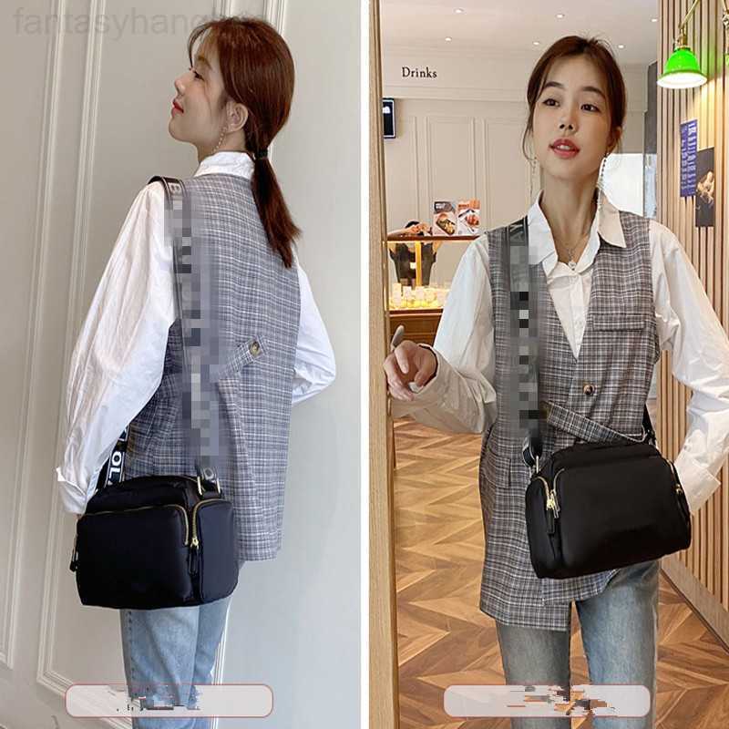 LOLA bag Shoulder Spanish BIMBA Y fashion Camera bag simple all-match tofu light luxury messenger leisure commuter men Women, 010
LOLA bag Shoulder Spanish BIMBA Y fashion Camera bag simple all-match tofu light luxury messenger leisure commuter men Women, 010