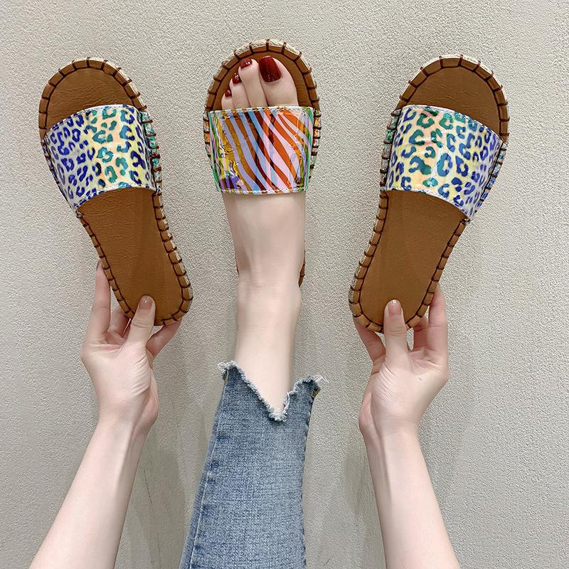 Slippers Bling Women Open Toe Platform Shoes Transparent Sandals Woman Flats Slides Ladies Rhinestones Leopard Slip-On
Slippers Bling Women Open Toe Platform Shoes Transparent Sandals Woman Flats Slides Ladies Rhinestones Leopard Slip-On
