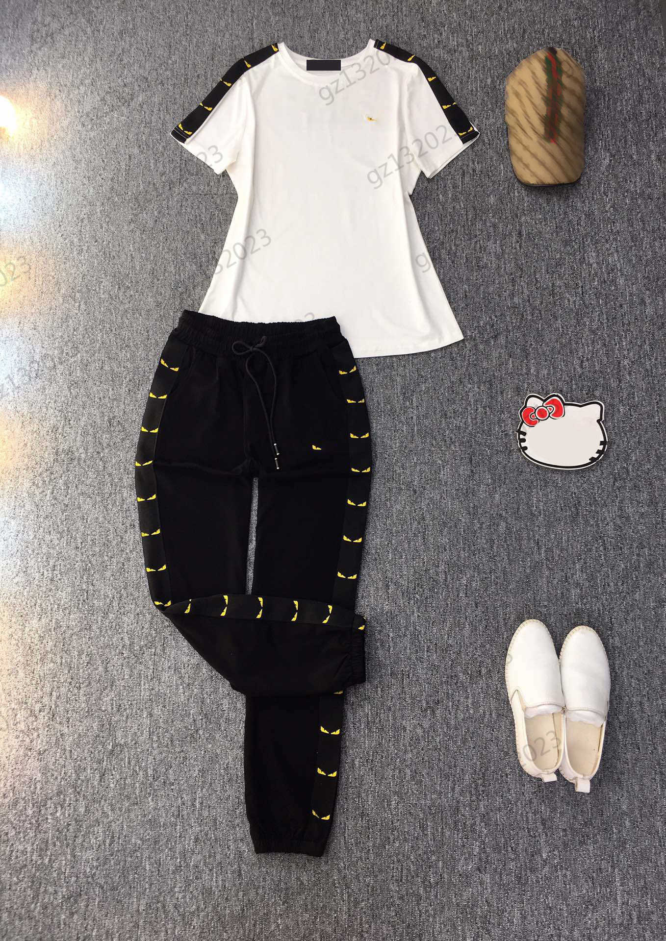 Plus Size Women Clothing Two Piece Pants Logo Embroidery Design Crewneck Short Sleeves T-shirt Match Loose Casual Sweatpants 2 Colors Women Tracksuits Set
Plus Size Women Clothing Two Piece Pants Logo Embroidery Design Crewneck Short Sleeves T-shirt Match Loose Casual Sweatpants 2 Colors Women Tracksuits Set
