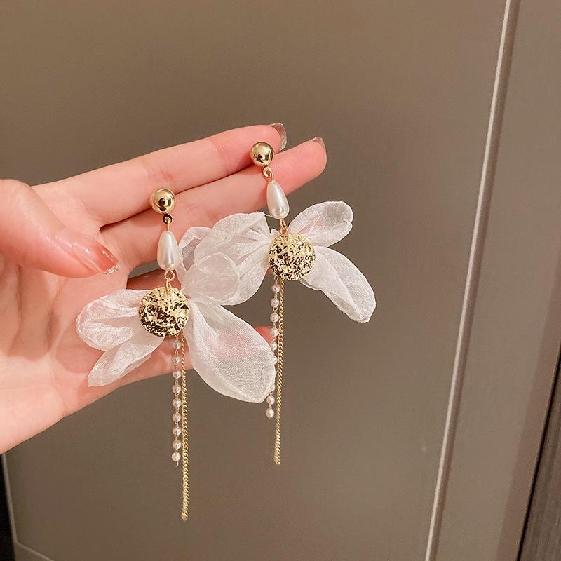 Stud Earrings Pearl Bow 2023 Fashion Female Quality High Light Luxury Summer Pendant Tassel
Stud Earrings Pearl Bow 2023 Fashion Female Quality High Light Luxury Summer Pendant Tassel