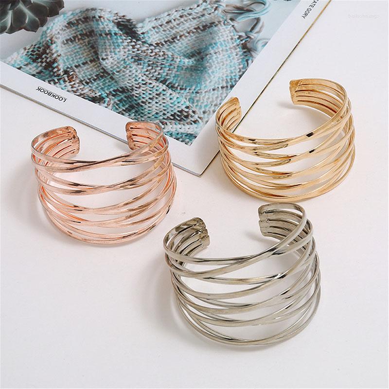 Bangle Punk Fashion Metal Cuff Bangles For Women Retro Personality Exaggerated Hollow Out Geometric Party Jewelry Wholesale
Bangle Punk Fashion Metal Cuff Bangles For Women Retro Personality Exaggerated Hollow Out Geometric Party Jewelry Wholesale