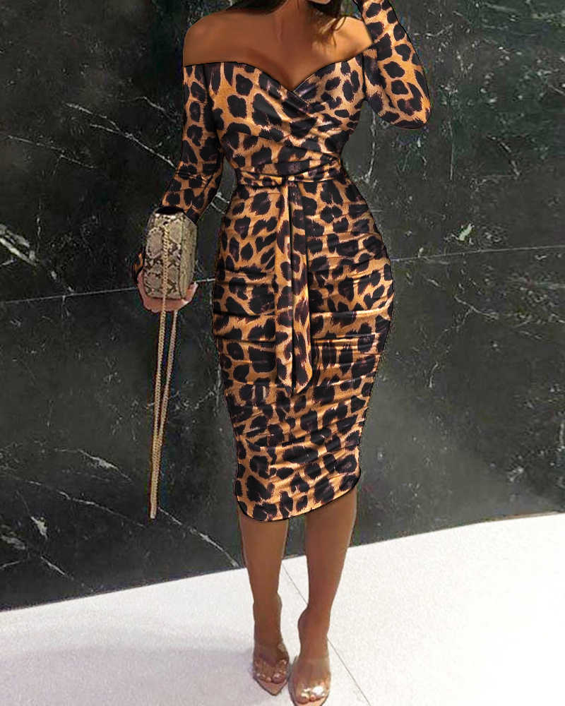 Casual Dresses 2022 Women Off Shoulder Ruched Design Belted Long Sleeve Sexy Corset Midi Bodycon Dress Fall V Neck Night Club Party Dress Robes Z0216, Beige
Casual Dresses 2022 Women Off Shoulder Ruched Design Belted Long Sleeve Sexy Corset Midi Bodycon Dress Fall V Neck Night Club Party Dress Robes Z0216, Beige
