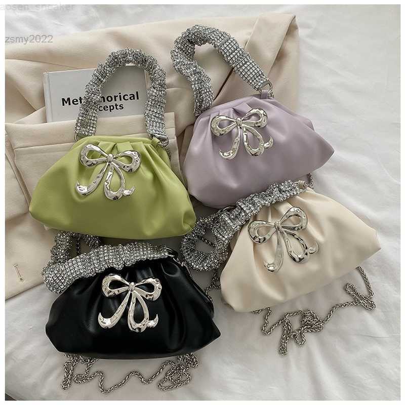 2022 New key mobile phone bag fashion messenger chain portable cloud Rhinestone bow lipstick 55 color banquet, V kk04048 red
2022 New key mobile phone bag fashion messenger chain portable cloud Rhinestone bow lipstick 55 color banquet, V kk04048 red