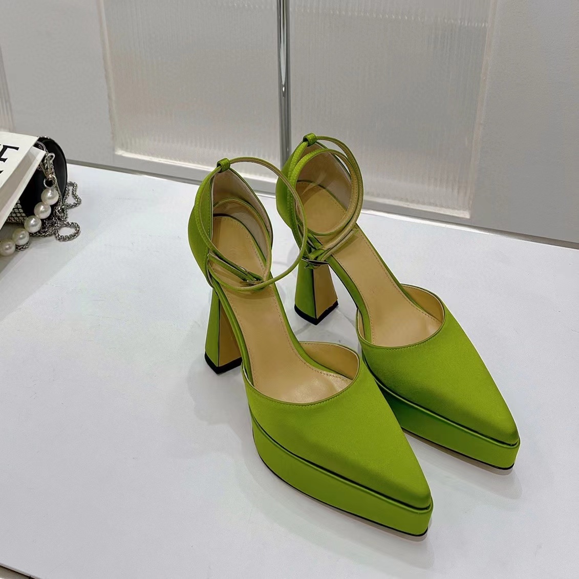 Mach mach designers sandals Luxury womens platform heels sexy dress shoes office Classic Embellished Ankle strap cusp high Heeled women sandal 35-42 with box
Mach mach designers sandals Luxury womens platform heels sexy dress shoes office Classic Embellished Ankle strap cusp high Heeled women sandal 35-42 with box