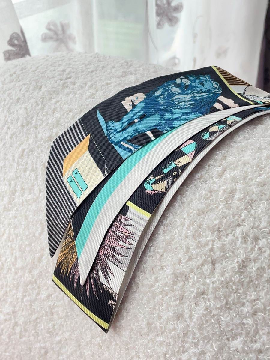 scarf designer silk h Letters Print Floral Silk Scarf Headband for Women Fashion Scarves Shoulder Tote Luggage Ribbon Head Wraps 8 120cmDouble ribbon Ladies gift
scarf designer silk h Letters Print Floral Silk Scarf Headband for Women Fashion Scarves Shoulder Tote Luggage Ribbon Head Wraps 8 120cmDouble ribbon Ladies gift