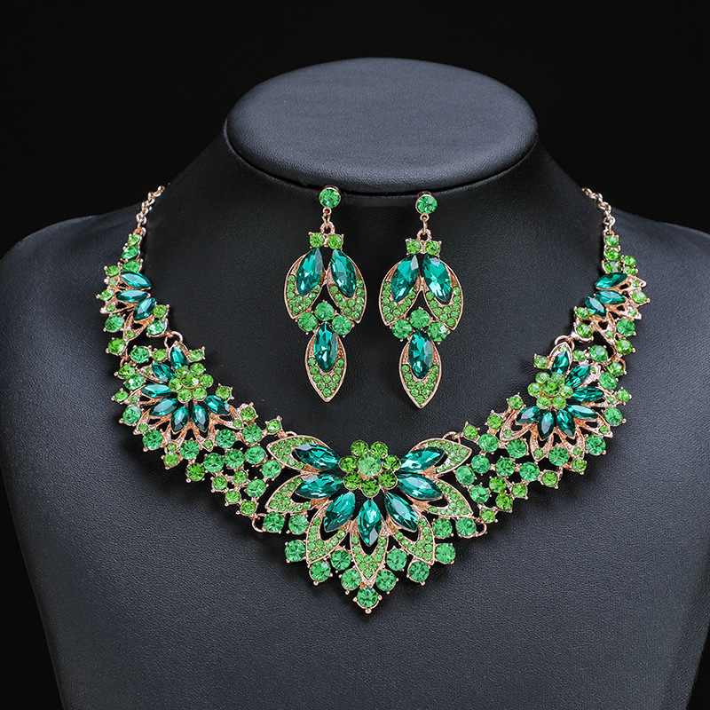 Wedding Jewelry Sets KMVEXO Exquisite Leaves Green Crystal For Women Party Accessories Stud Earrings Necklace Set Gift 230216
Wedding Jewelry Sets KMVEXO Exquisite Leaves Green Crystal For Women Party Accessories Stud Earrings Necklace Set Gift 230216