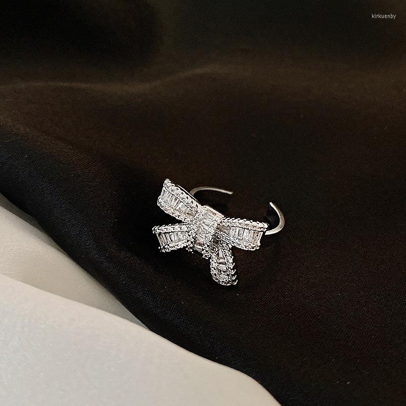 Wedding Rings Luxury Zircon Bow Open For Women Student Korean Index Finger Ring 2023 Fashion Jewelry
Wedding Rings Luxury Zircon Bow Open For Women Student Korean Index Finger Ring 2023 Fashion Jewelry