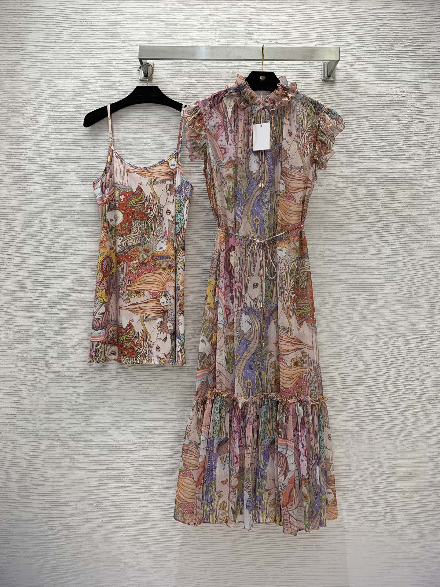 2023 Spring Rabbit Floral Print Ribbon Tie Bowknot Dress Sleeveless Round Neck Waist Belted Midi Casual Dresses Brand Same Style Designer ZW2N0765, Multi
2023 Spring Rabbit Floral Print Ribbon Tie Bowknot Dress Sleeveless Round Neck Waist Belted Midi Casual Dresses Brand Same Style Designer ZW2N0765, Multi